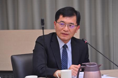 2026年3月18日行政院副院長鄭麗君主持物價穩定工作臨時會報 　共5張