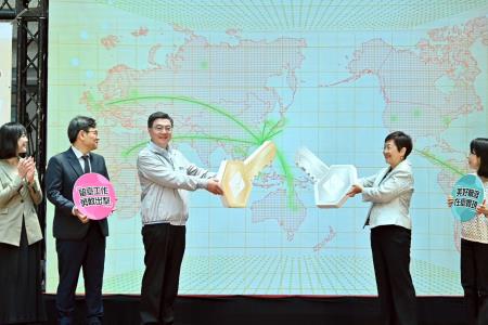 2026年4月11日行政院長卓榮泰出席「2026年僑生就業博覽會」 　共7張