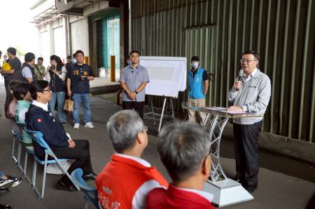 2025年7月15日行政院長卓榮泰視察農業部農糧署仁武倉庫 　共4張