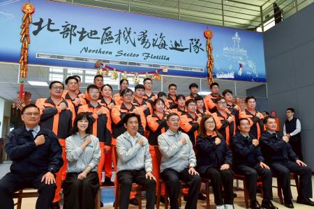 2026年2月14日行政院長卓榮泰慰勉北部地區機動海巡隊　共7張