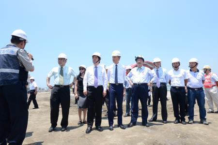1070728行政院長賴清德視察南寮大道工程進度_1