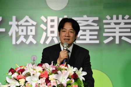 1070817-賴清德院長出席「精準醫療分子檢測產業實驗室檢測與服務國際研討會」開幕致詞DSC_3479_1