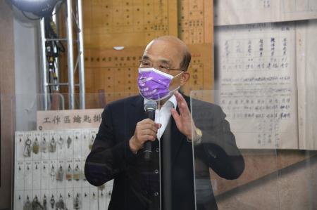 2022年2月27日行政院長蘇貞昌訪視不義遺址「安康接待室」致詞照片-S__154492937.jpg