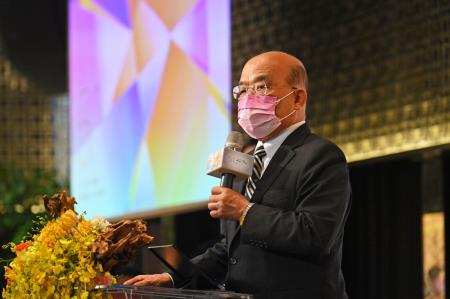 2022年4月27日行政院長蘇貞昌出席111年度紀念五一勞動節暨全國模範勞工表揚活動.jpg