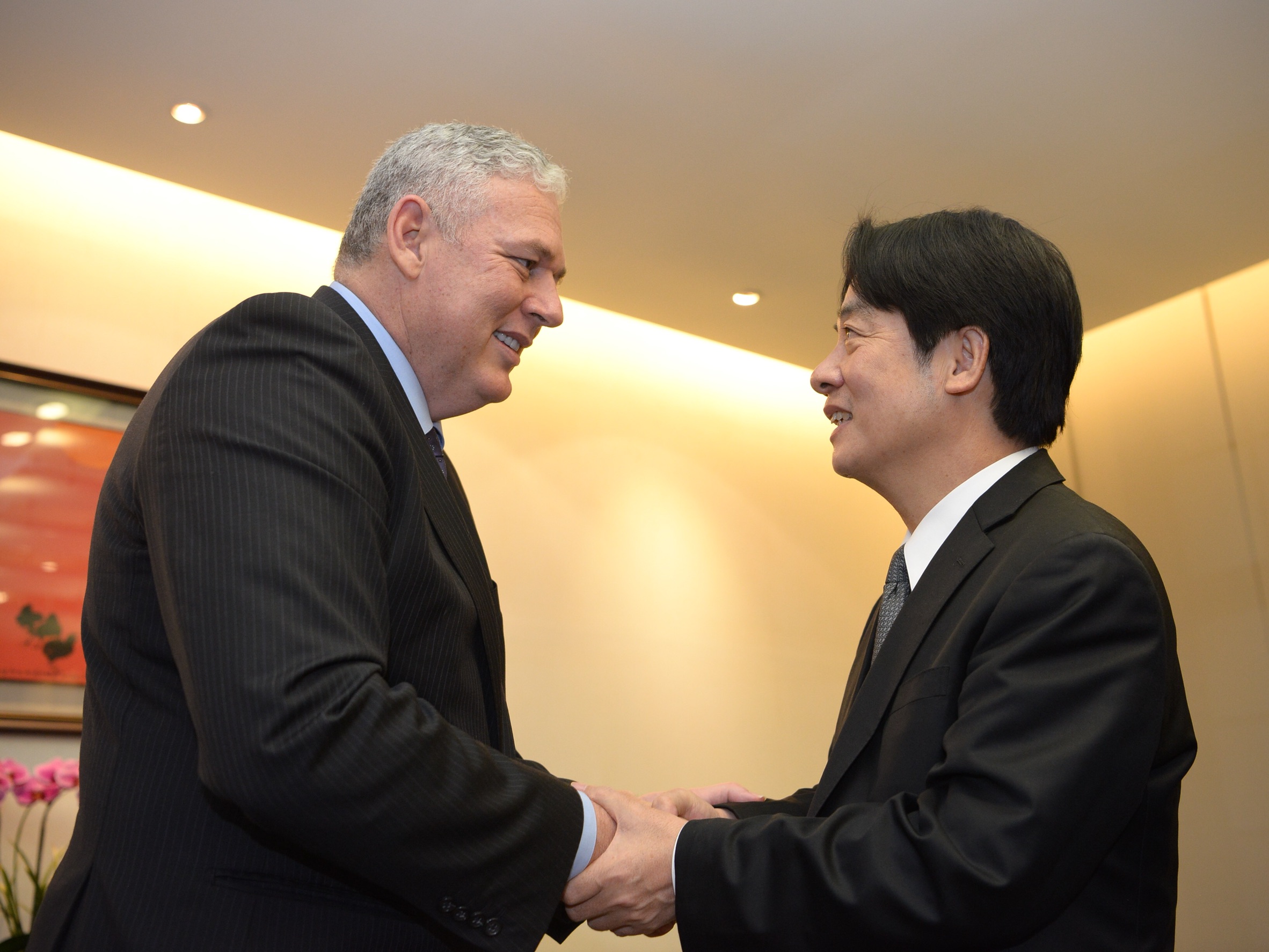 會晤聖露西亞查士納總理閣下伉儷  賴揆：推動雙邊合作 　共4張