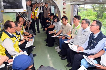 2026年7月25日行政院長卓榮泰搭乘台鐵集集線區間列車 　共11張