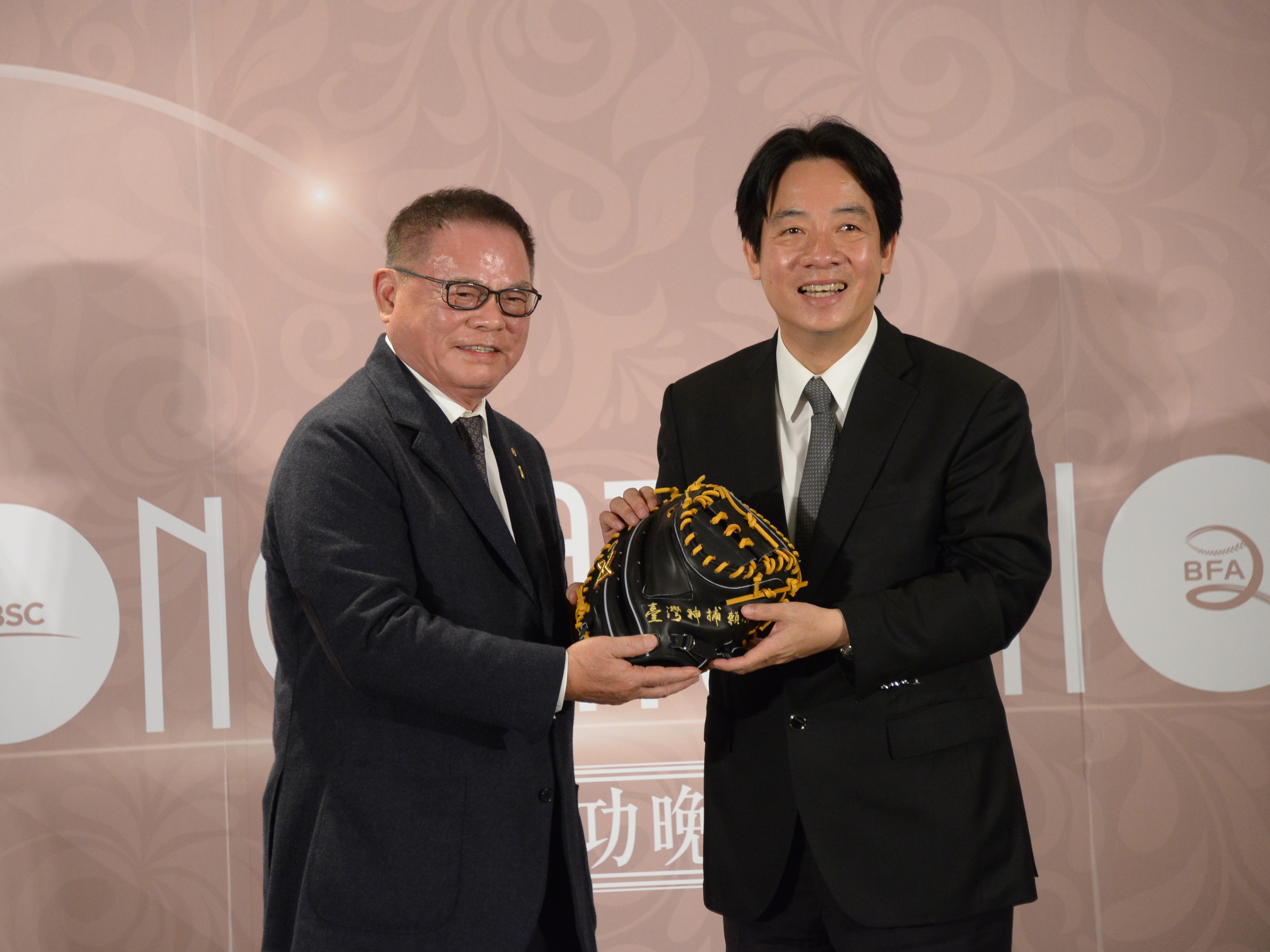 賴揆期許台灣棒球界扮演重要的角色  讓世界棒壘球運動更加蓬勃發展 　共10張