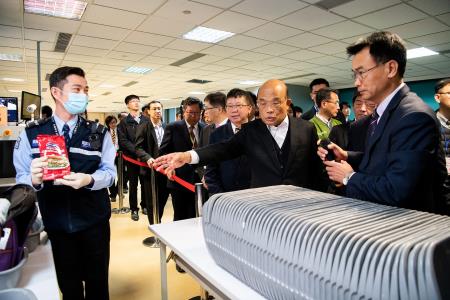 院長視察桃園機場春節疏運狀況暨慰勤-4.jpg