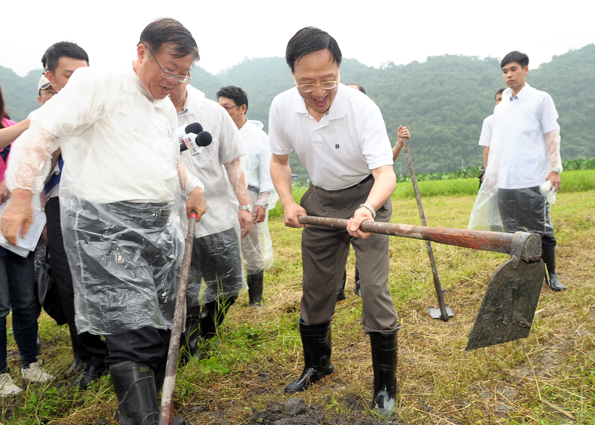 江揆鼓勵青年務農 期望友善環境耕作成為農業政策重要主軸 　共2張