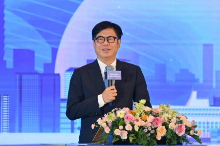 2026年7月24日行政院長卓榮泰出席亞洲資產管理中心高雄專區成立週年記者會 　共7張