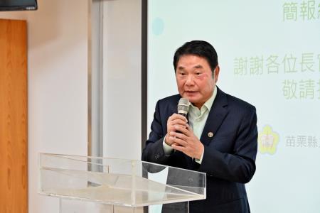 2023年11月20日行政院長陳建仁參訪苗栗縣立興華高級中學_學校社區共讀站_10 　共12張