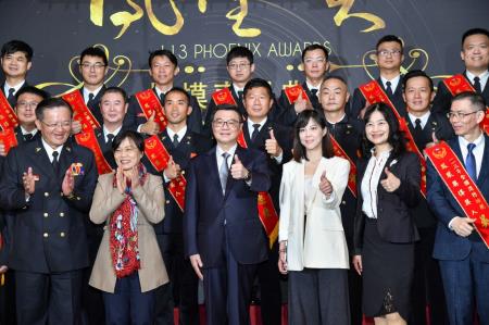 2025年1月14日行政院長卓榮泰出席「113年鳳凰獎楷模表揚典禮」。　共8張