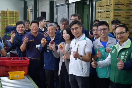 2024年3月9日行政院長陳建仁參訪屏東縣寶島南方蔬果生產合作社。