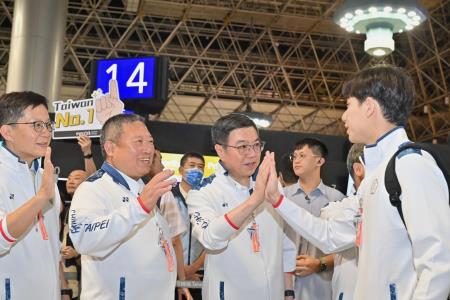 卓院長今（19）日歡送參加2024巴黎奧運代表團照片 共9張　共9張