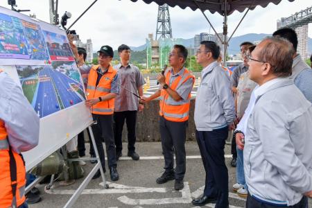 2026年10月31日行政院長卓榮泰視察國道1號五堵交流道-汐止交流道路段拓寬工程辦理情形 　共6張