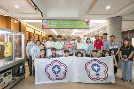 2026年5月5日行政院長卓榮泰訪視第48屆國際技能競賽國手及團隊培訓情形 　共8張