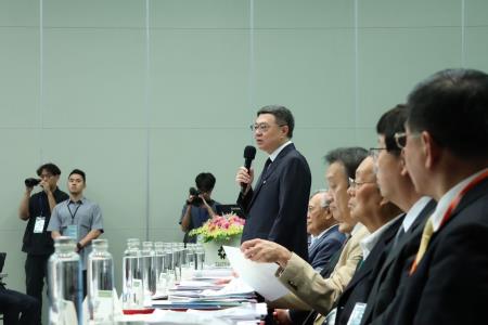 2024年9月3日行政院長卓榮泰出席「行政院經濟發展委員會」顧問會議開幕典禮　共10張