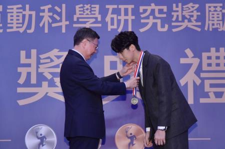 2024年12月6日行政院長卓榮泰出席「113年國光體育獎章暨運動科學研究獎勵頒獎典禮」　共7張