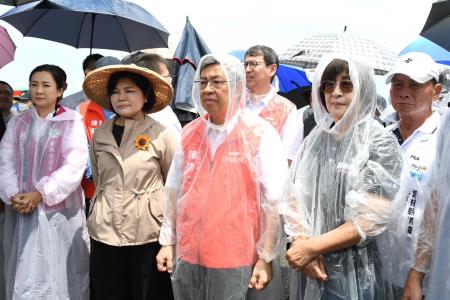 2023年9月1日行政院長陳建仁視察雲林縣箔子寮漁港地區淹水情形6　共7張