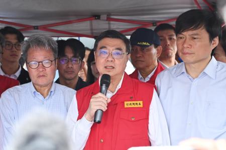 2025年11月12日行政院長卓榮泰視察蘇澳溪分洪工程　共9張