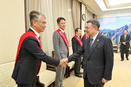 2024年11月13日行政院長卓榮泰接見第33屆國家磐石獎暨第26屆海外台商磐石獎得獎企業4　共9張
