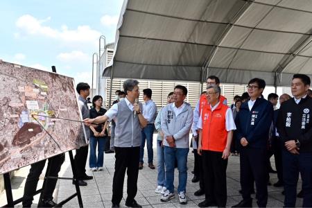 2024年5月6日_2行政院長陳建仁視察「楠梓園區聯外交通計畫」推動情形S__10272832_0.jpg