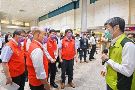 2022年9月28日行政院長視察桃園機場放寬邊境管制3_4、0_7整備情形 _6_　共6張