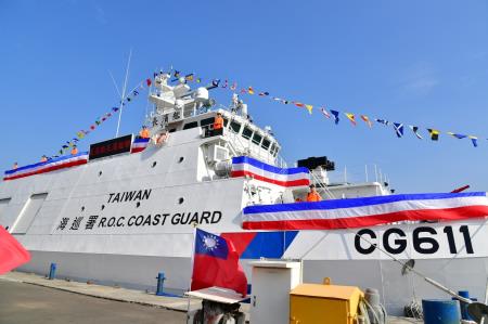 2025年1月10日行政院長卓榮泰出席「長濱艦交船、CG612命名下水、PP-10096、PP-3525交船聯合典禮」S__137781262_0　共10張