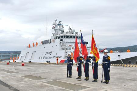 2024年6月3日行政院長卓榮泰出席海委會海巡署「113年端節威力掃蕩誓師暨接裝典禮」　共13張