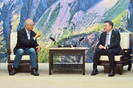 2025年8月29日行政院長卓榮泰接見仰山文教基金會游錫堃創辦人 　共8張