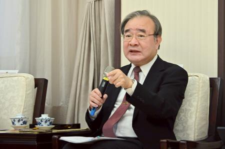 2025年8月29日行政院長卓榮泰接見仰山文教基金會游錫堃創辦人 　共8張