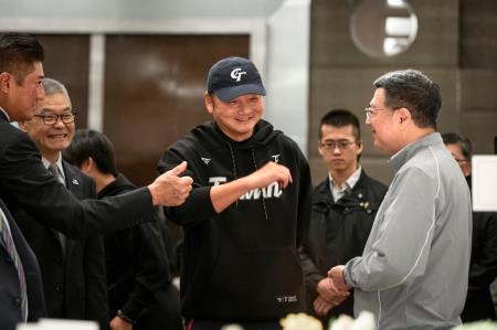 2024年11月26日行政院長卓榮泰出席2024世界12強棒球賽代表隊返國餐會　共15張