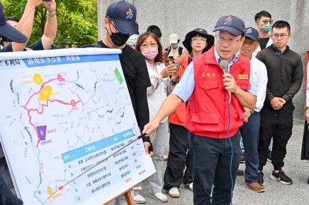 2024年8月2日行政院長卓榮泰視察高雄地區滯洪池成效及淹水復原情形