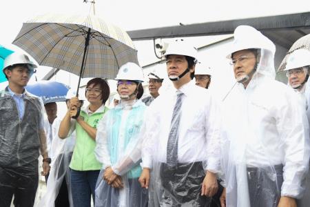 1070618行政院長賴清德視察彰化離岸風電海纜上岸共同廊道_1　共9張