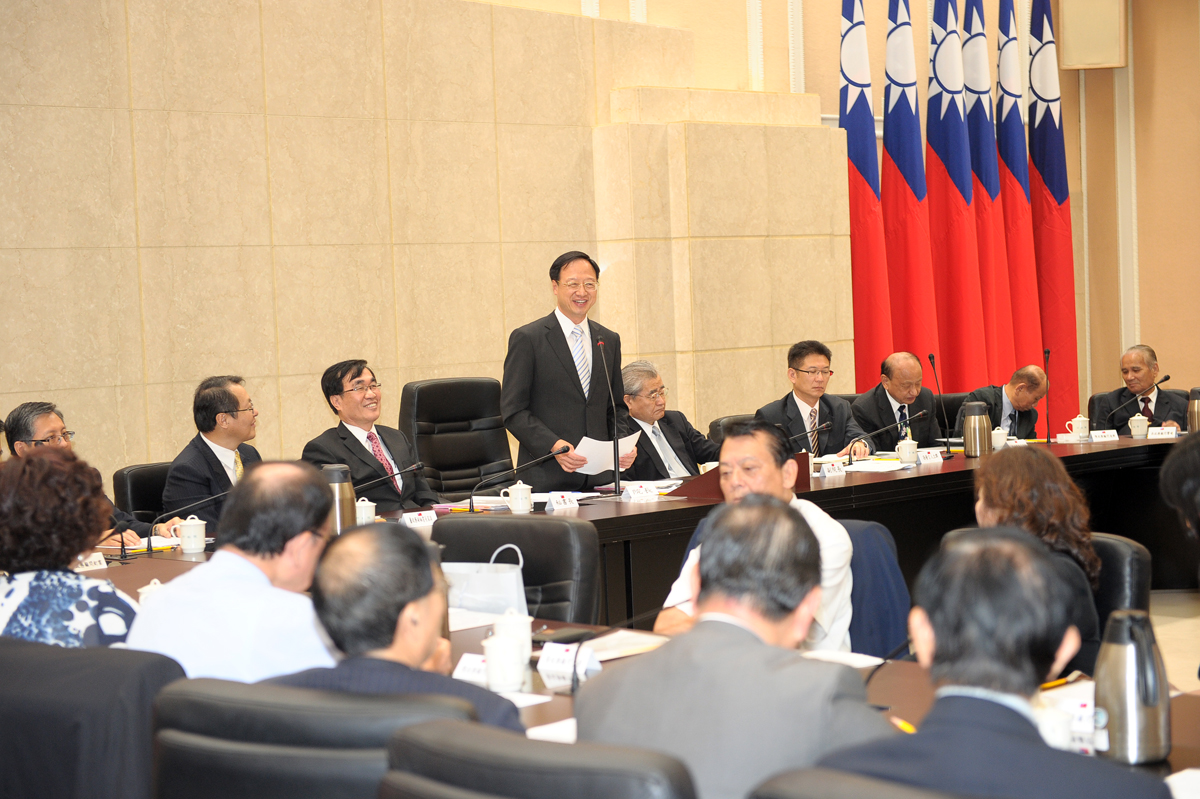 江揆邀請中南部政務顧問座談 期盼建言協助施政 　共2張