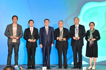 2024年8月27日行政院長卓榮泰出席「2024台灣創投年會」開幕式2　共5張