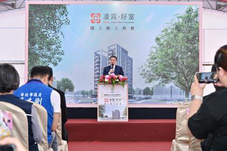 卓院長今（8）日出席「臺北市萬華區『凌霄好室』社會住宅統包工程開工動土典禮」照片 共6張　共6張