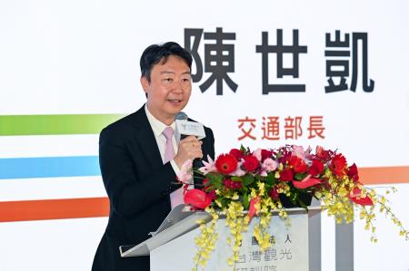 2026年7月22日行政院長卓榮泰出席「財團法人台灣觀光研訓院」揭牌儀式 　共9張