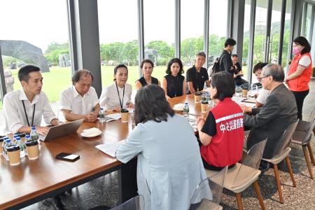 鄭副院長今（6）日視察朱銘美術館受災情形照片 共6張 　共6張