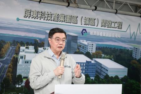 2026年5月16日行政院長卓榮泰視察屏東科技產業園區擴區開發及招商情形 　共6張