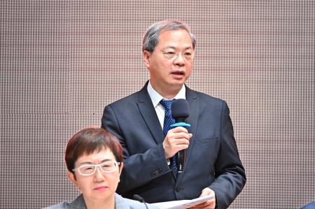 2023年8月24日行政院長陳建仁出席「113年度中央政府總預算案記者會」 _8_　共13張