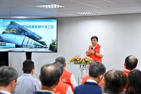 2023年7月10日行政院長陳建仁視察中部國際機場既有航廈整體改善工程　共14張