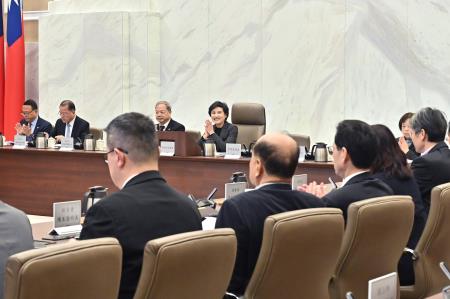 2025年2月19日行政院副院長鄭麗君主持國土安全政策會報第15次會議 　共6張