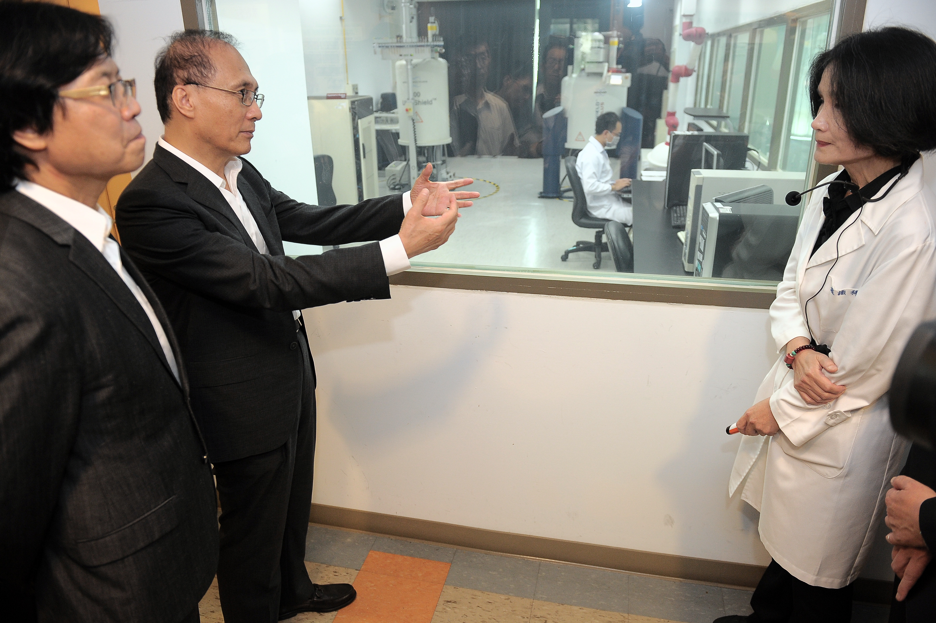 實地訪視「新世代反毒策略」執行單位 林揆：以區域聯防推動反毒工作　共11張