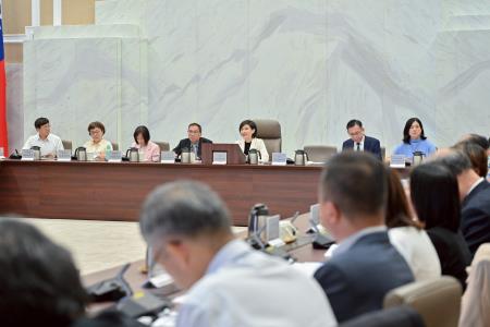 2026年6月30日行政院副院長鄭麗君主持「行政院觀光產業振興諮詢會議」第5次會議 　共6張
