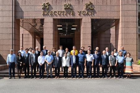 2026年5月25日行政院副院長鄭麗君主持國家都市林推動委員會第一次會議 　共8張