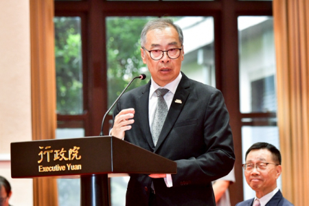 2026年4月13日行政院長卓榮泰接見「墨爾本臺灣同鄉會回國訪問團一行」 　共5張