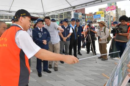 2023年7月23日行政院副院長鄭文燦視察基隆港西岸旅客中心郵輪作業 　共21張