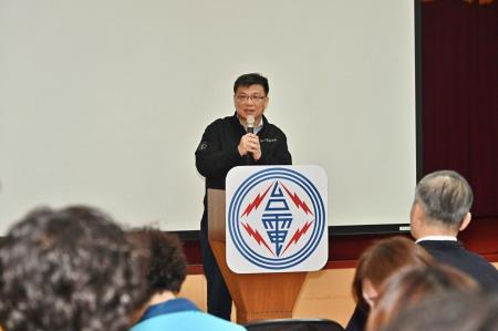 行政院長卓榮泰視察台中發電廠 　共5張