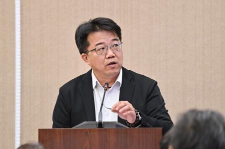 行政院長主持中央道路交通安全會報113年第4次會議 　共6張